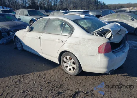 2011 BMW 328I xDrive z USA, uszkodzony, nr VIN WBAPK7C52BF082299